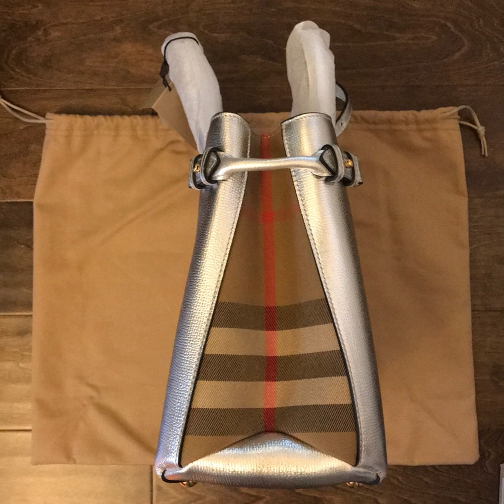 Burberry Silver Tote Bag - Picture 10 of 11